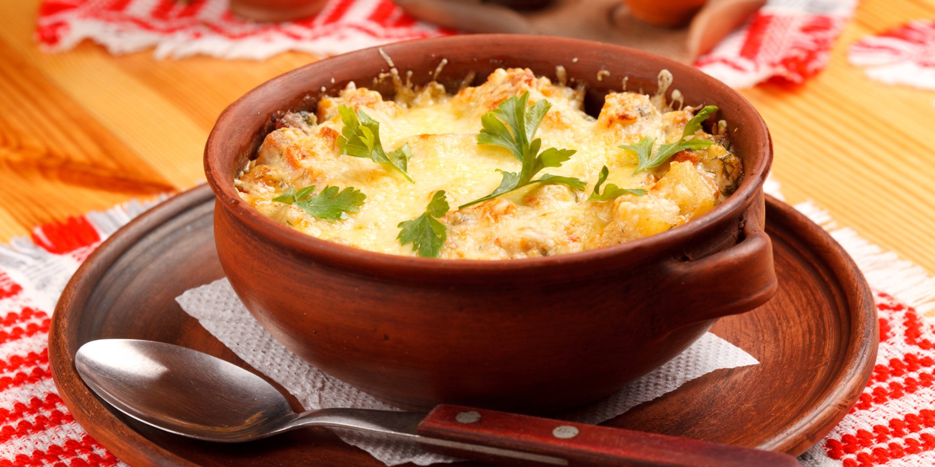 Картопля з бринзою в горщиках рецепт