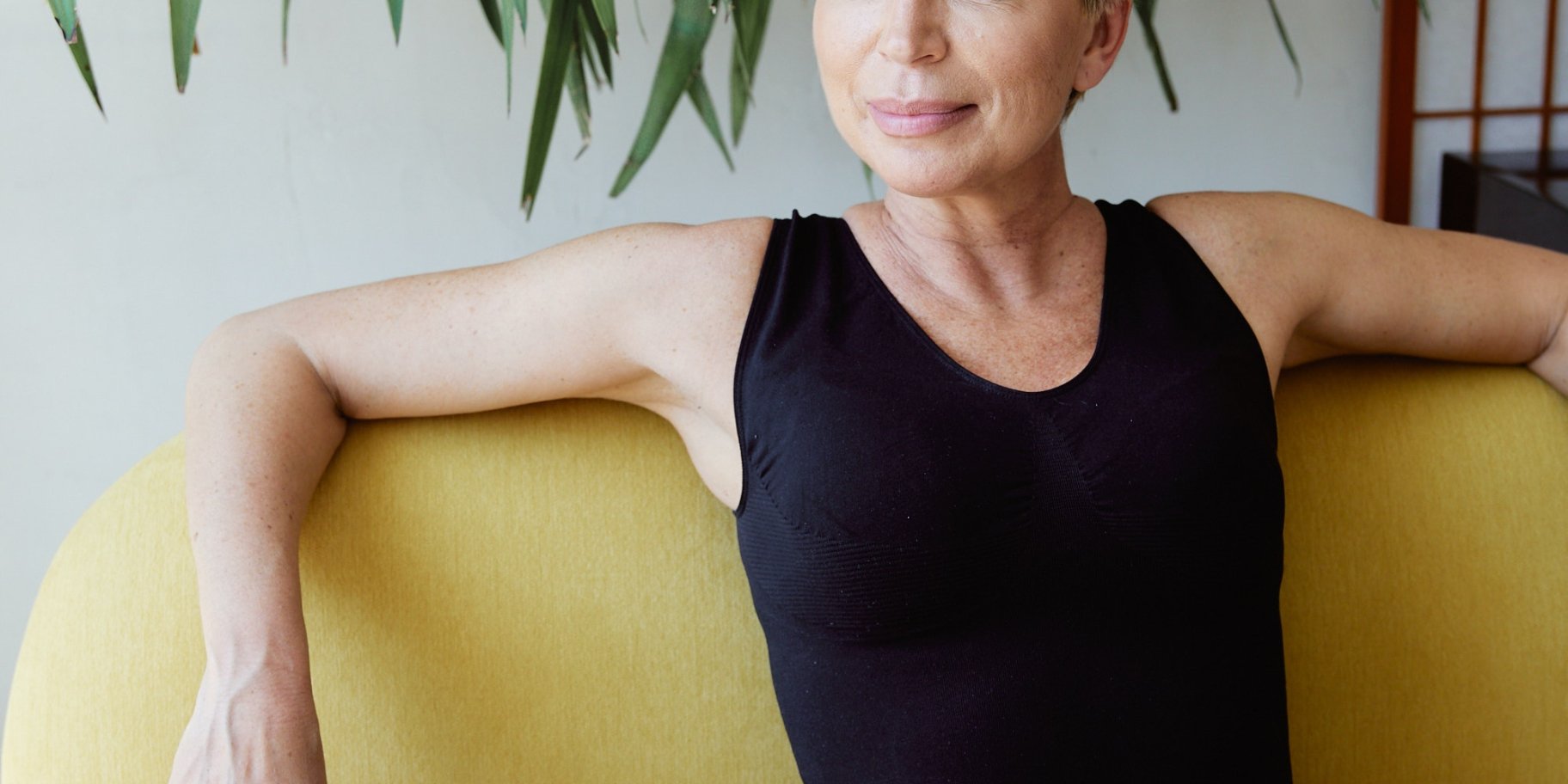 Жінка відпочиває