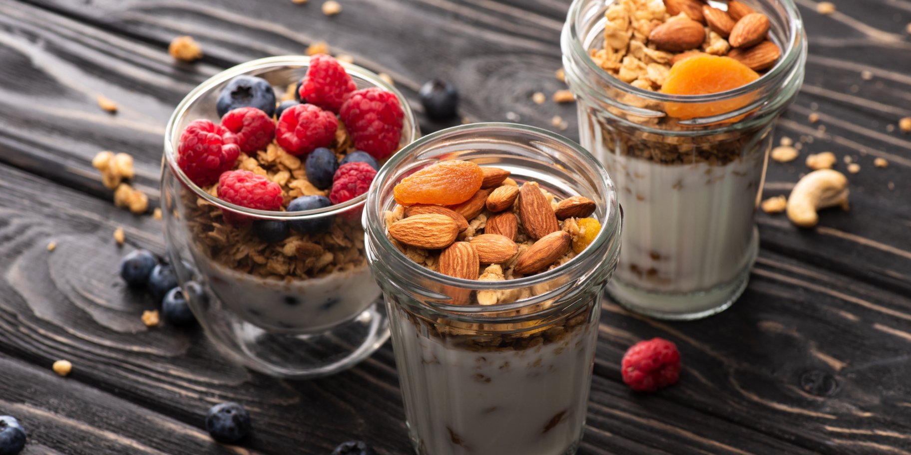 Вівсянка у склянці з горіхами