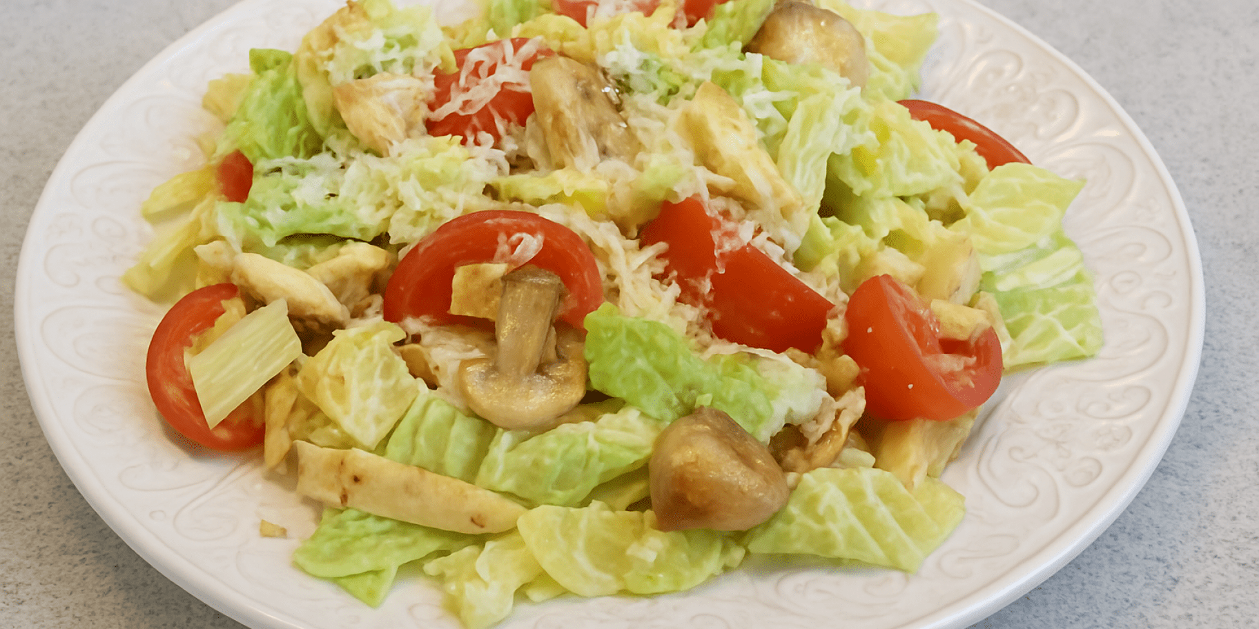 Салат «Максим» з пекінською капустою, куркою і печерицями