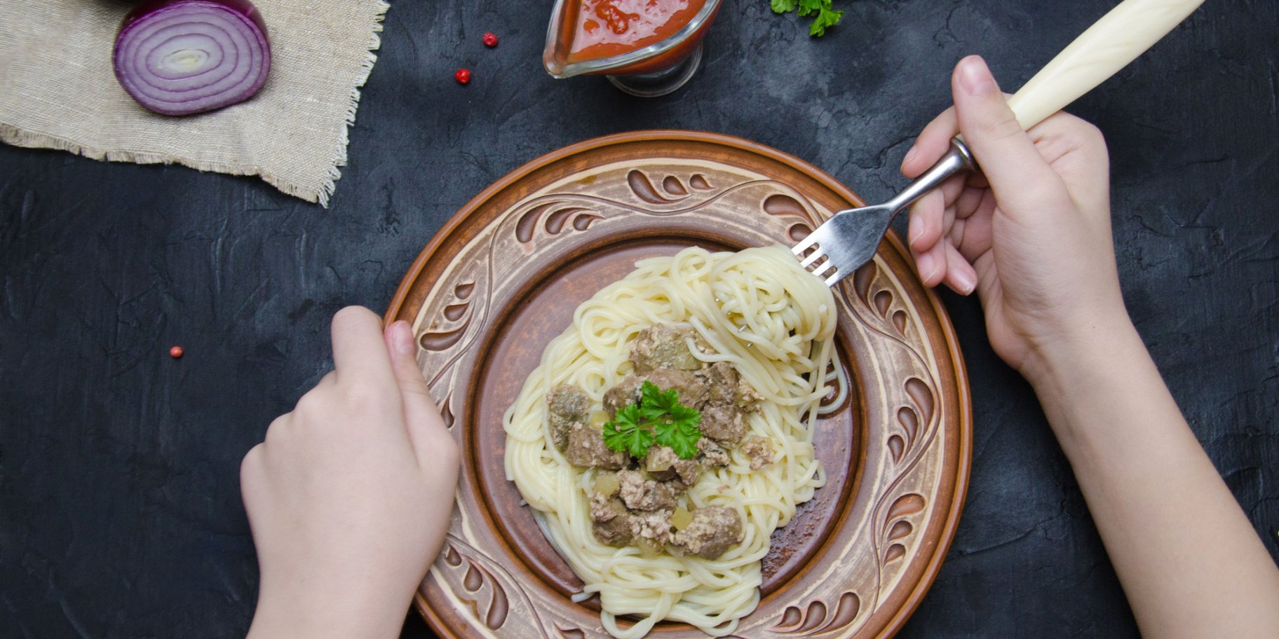 Спагеті з печінкою