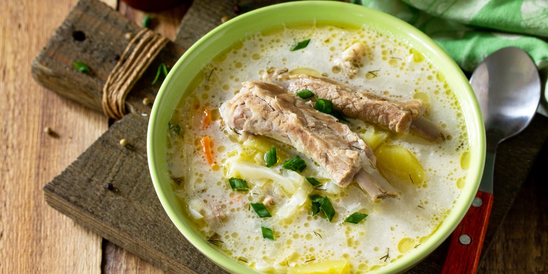 Реберця у сметані