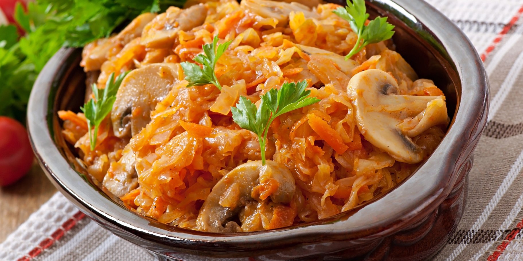 Грибна солянка з капустою