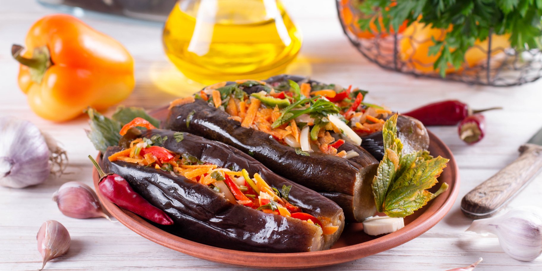 Мариновані баклажани з морквою