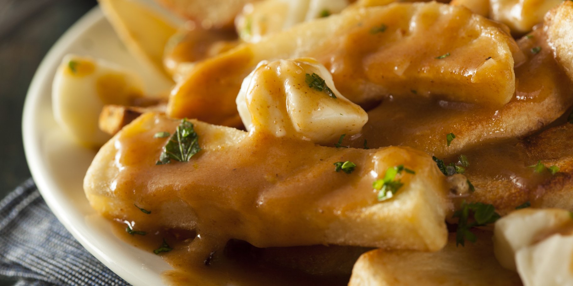 Картопля в коричневому соусі з огірками