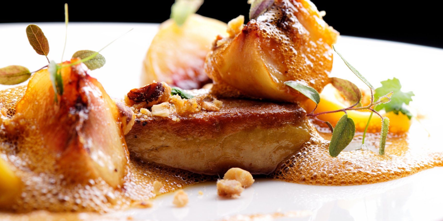 Качина фуа-гра з яблучним пюре