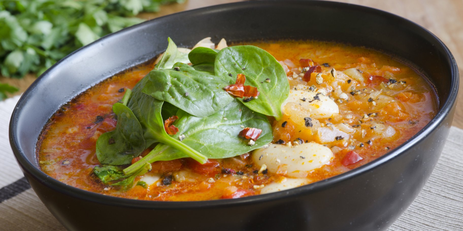 Суп з квасолею і ковбасками