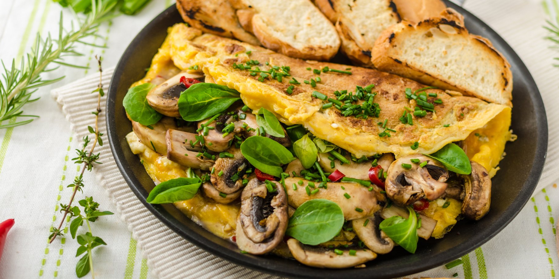 Швидкий омлет з грибами