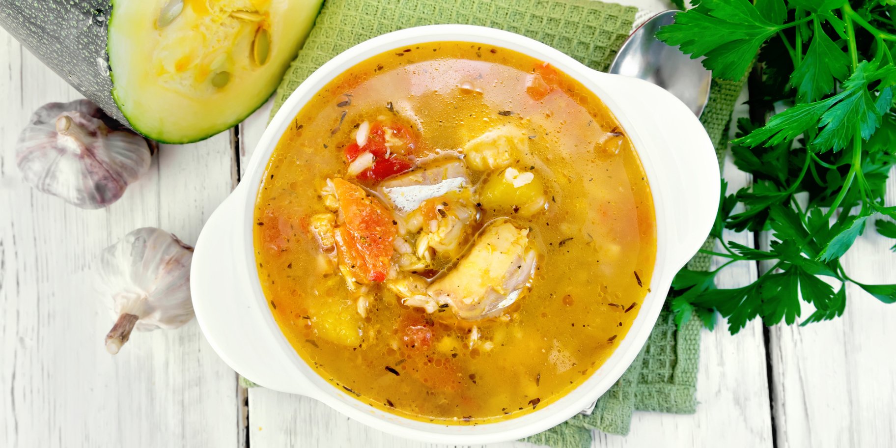 Чаудер з рибою і цукіні