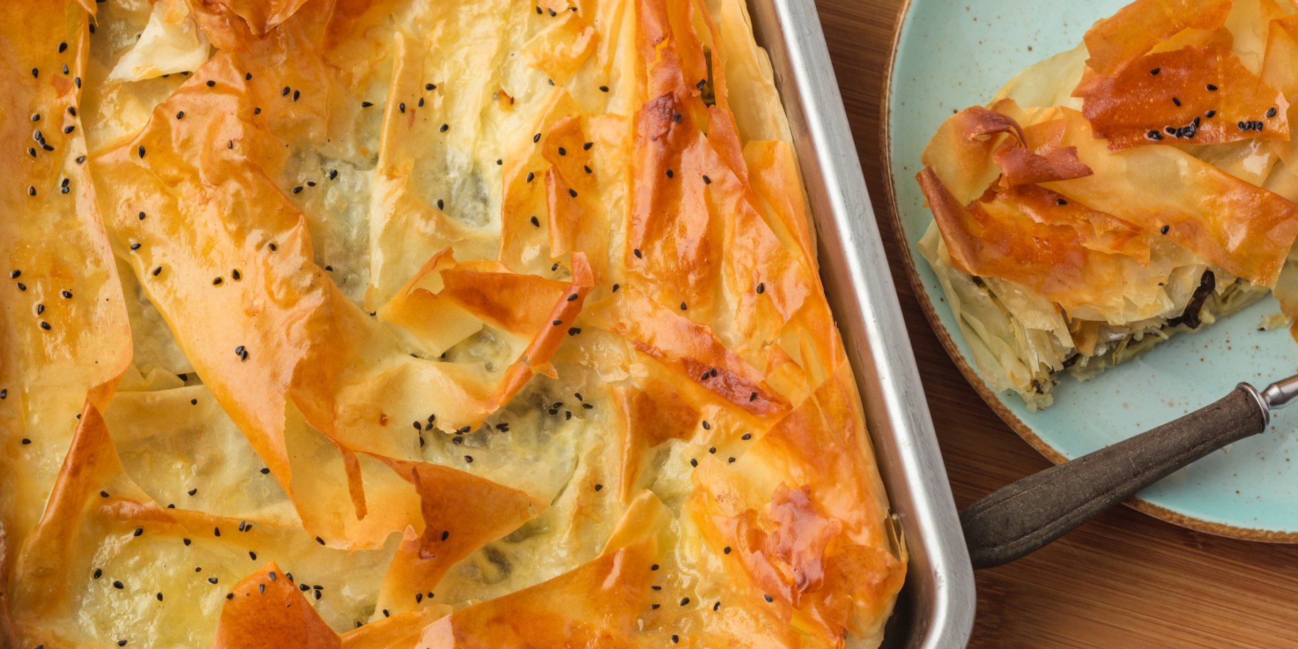 Пиріг із тіста філо з сиром і зеленню