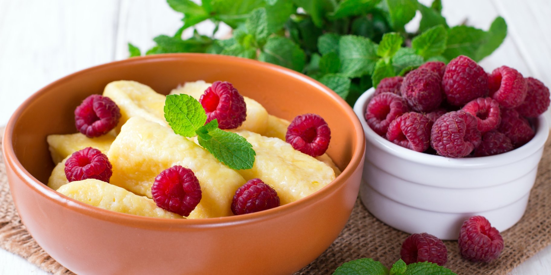 Ленивые вареники с малиной