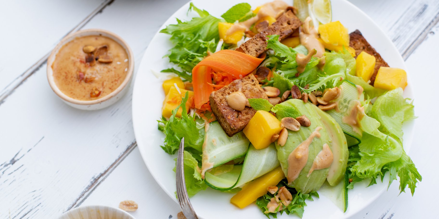 Салат з тофу, манго та авокадо рецепт