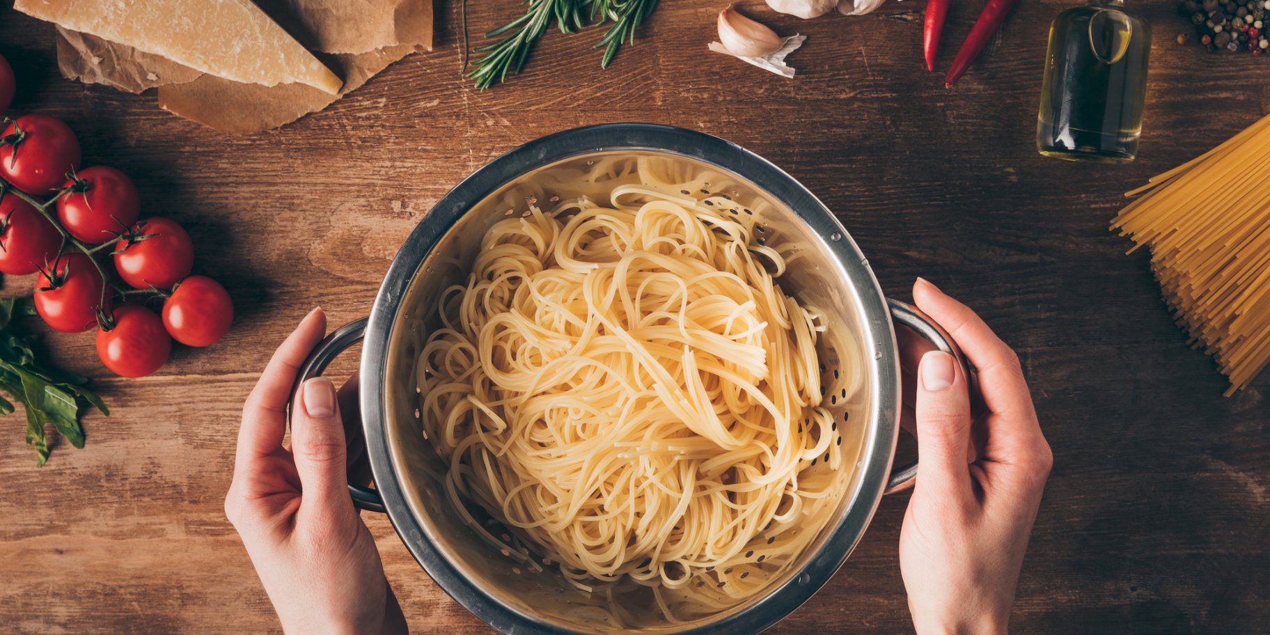 спагеті з моцарелою