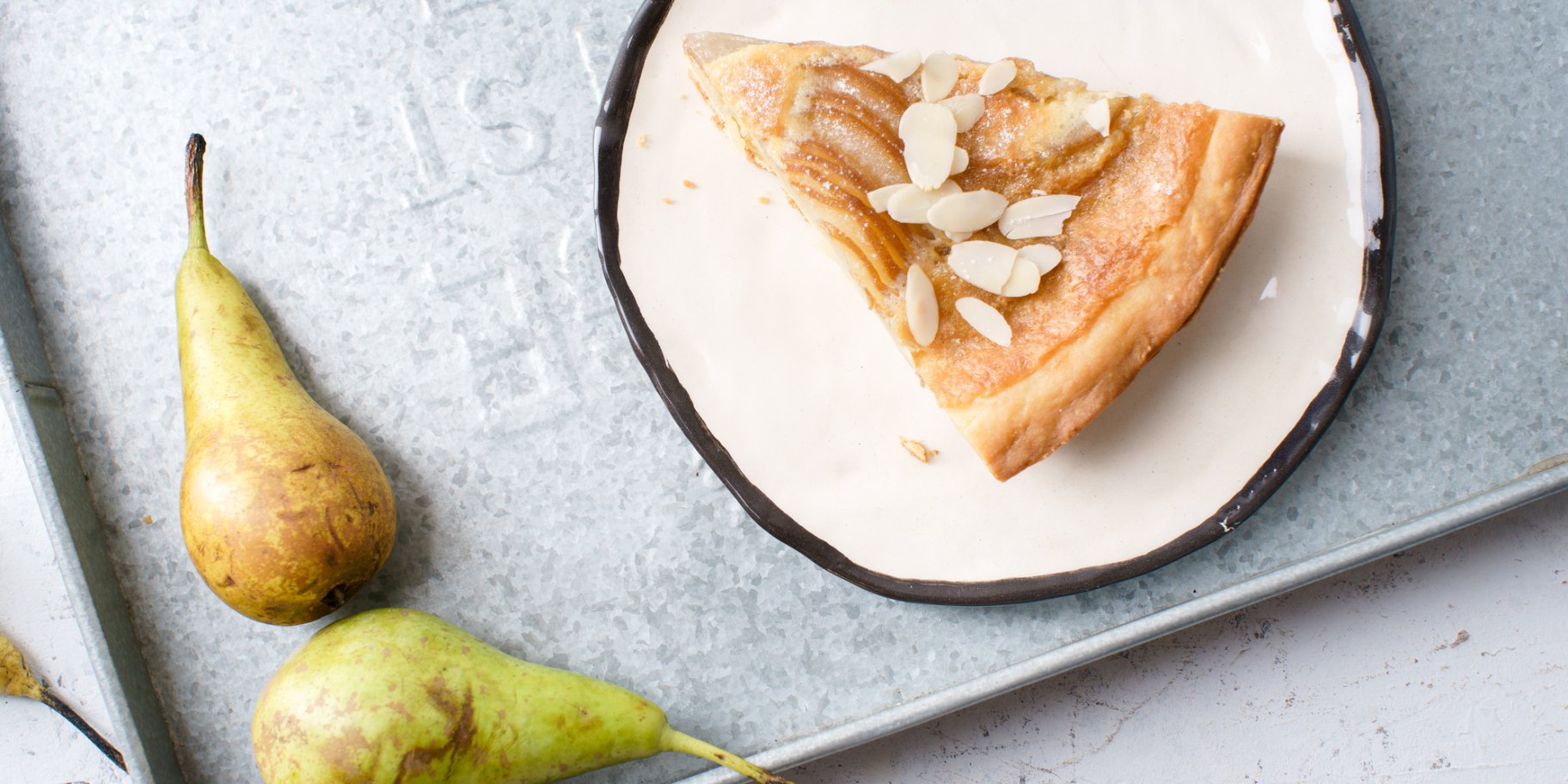 Грушевий тарт з мигдальним франжипаном