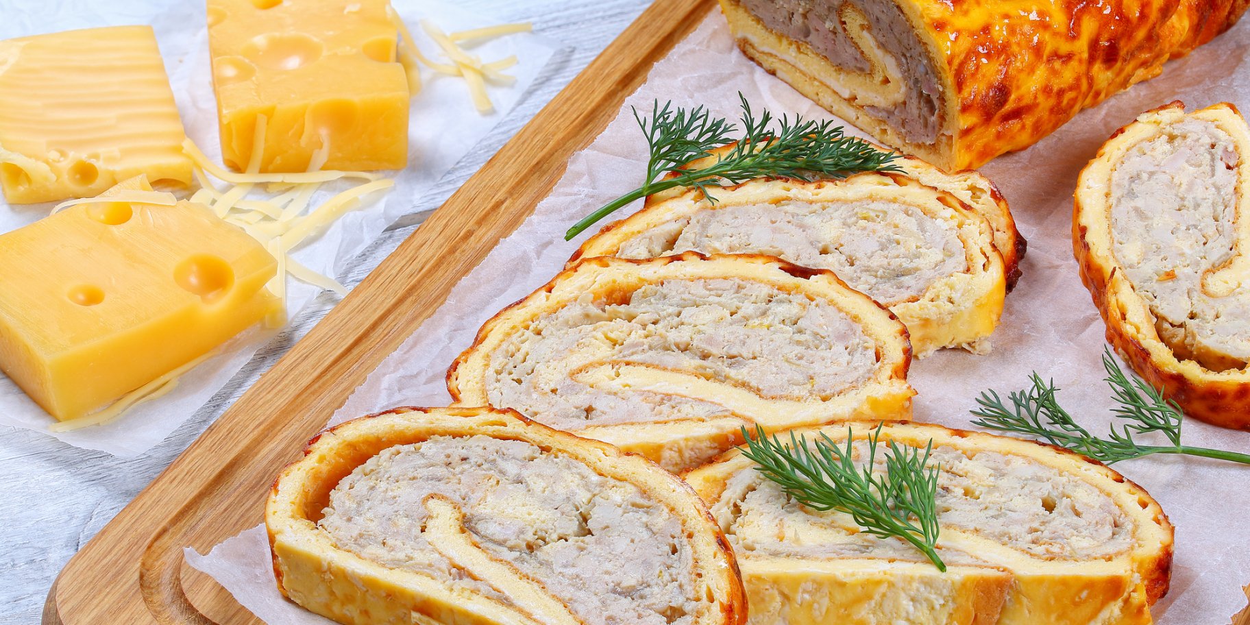 Сырный рулет с фаршем