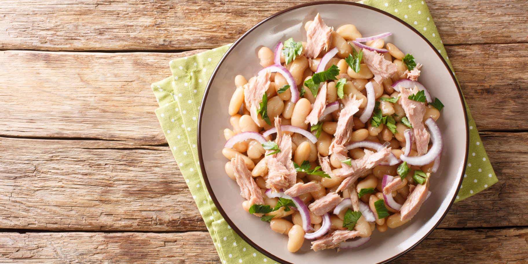 Тунець, біла квасоля та цибуля