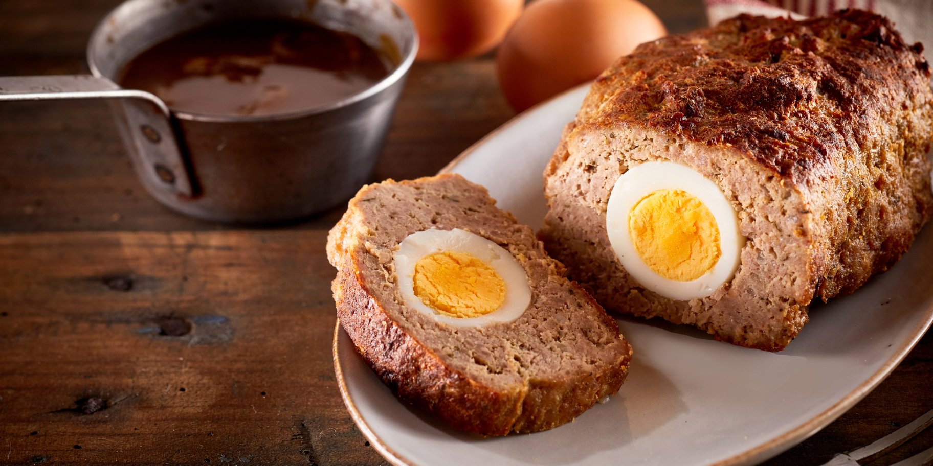 М'ясний рулет з яйцем