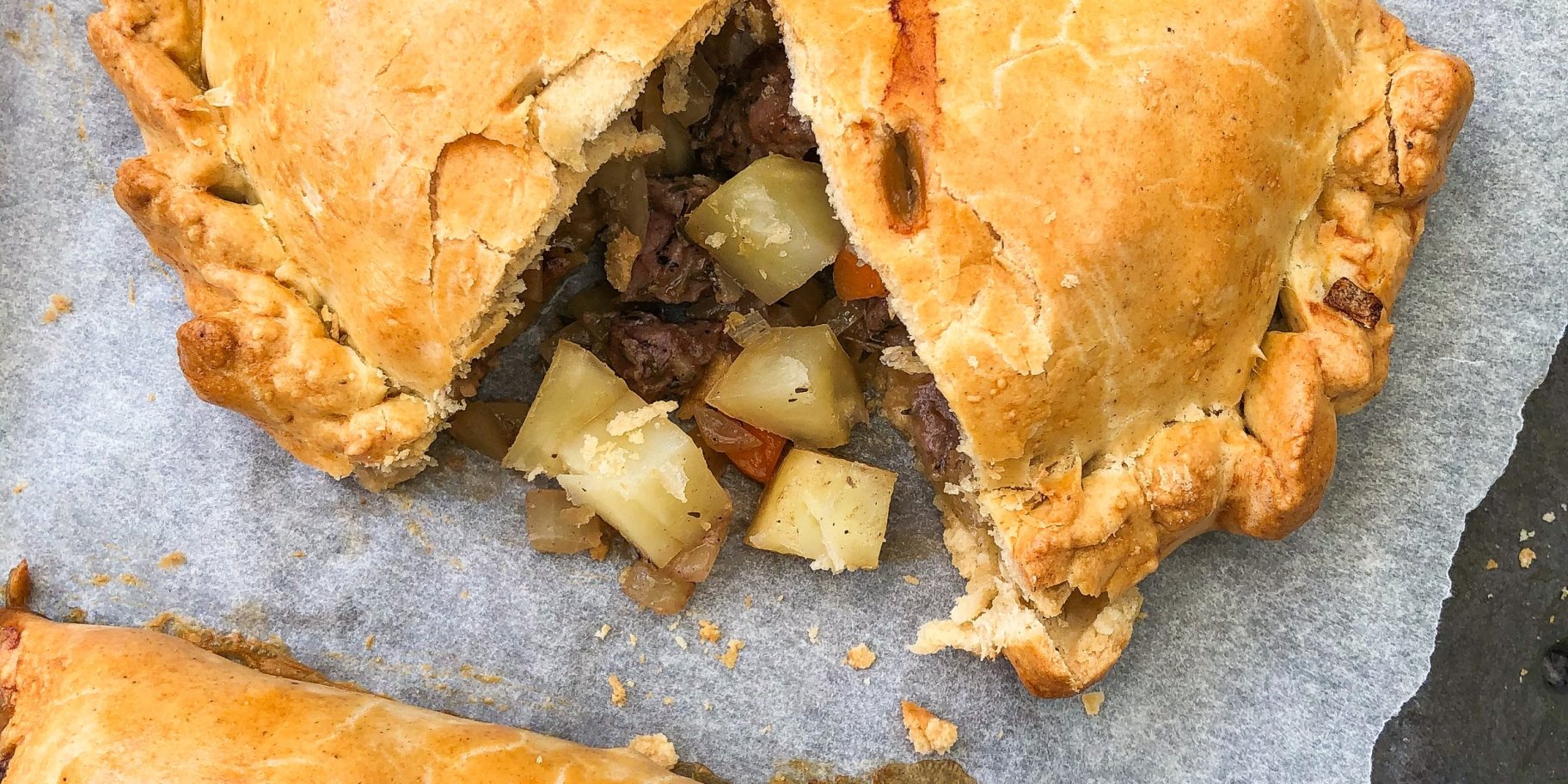 Цибулево-сирні пиріжки