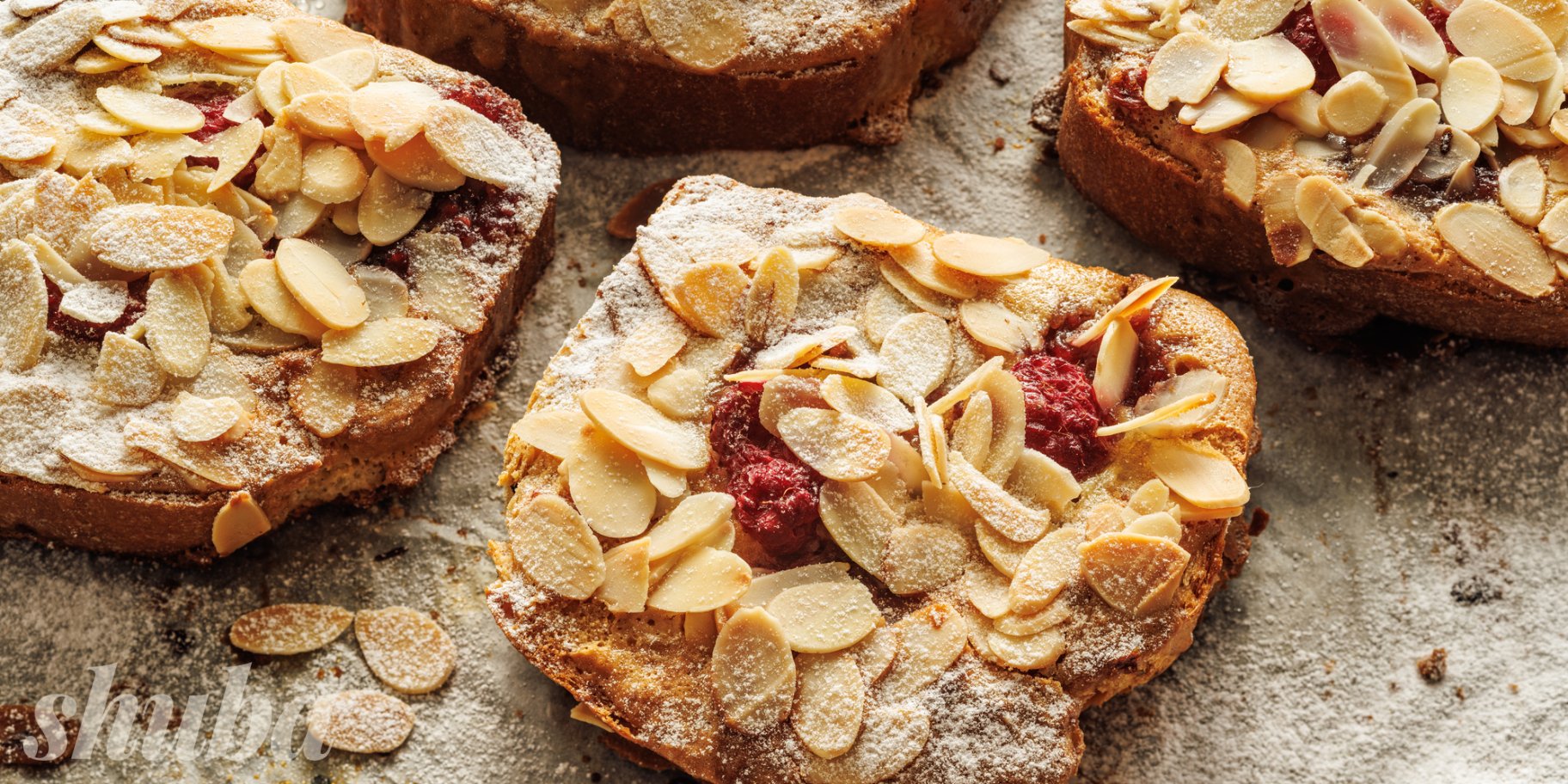 Тости босток з малиновим варенням