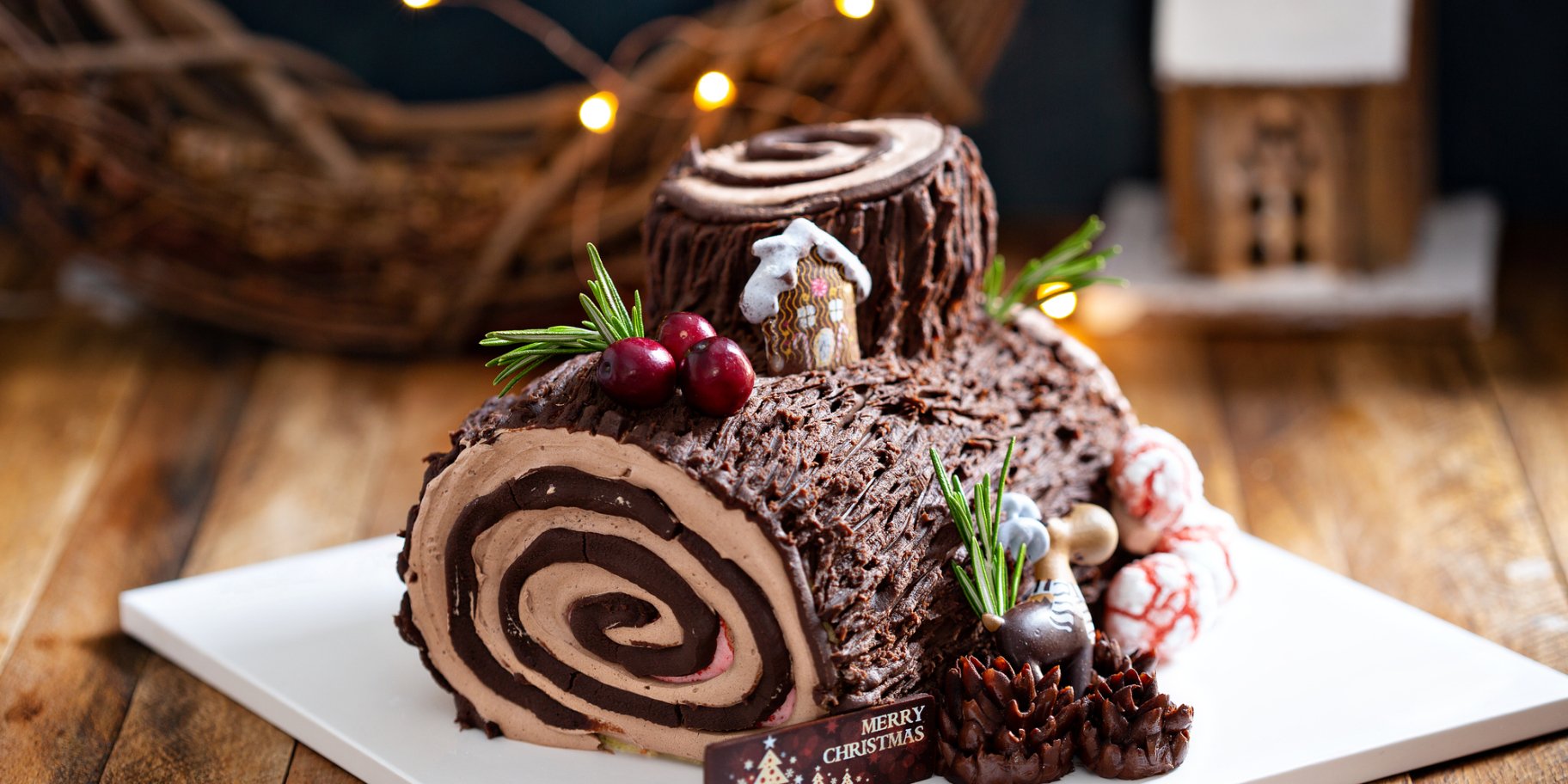 Рождественское полено с вишней