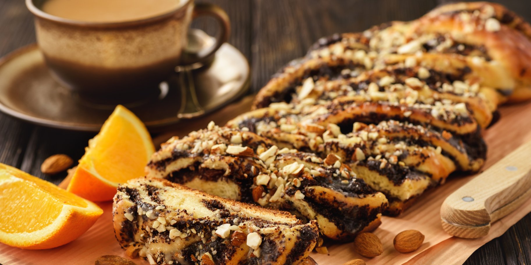 Дріжджовий маковий пиріг