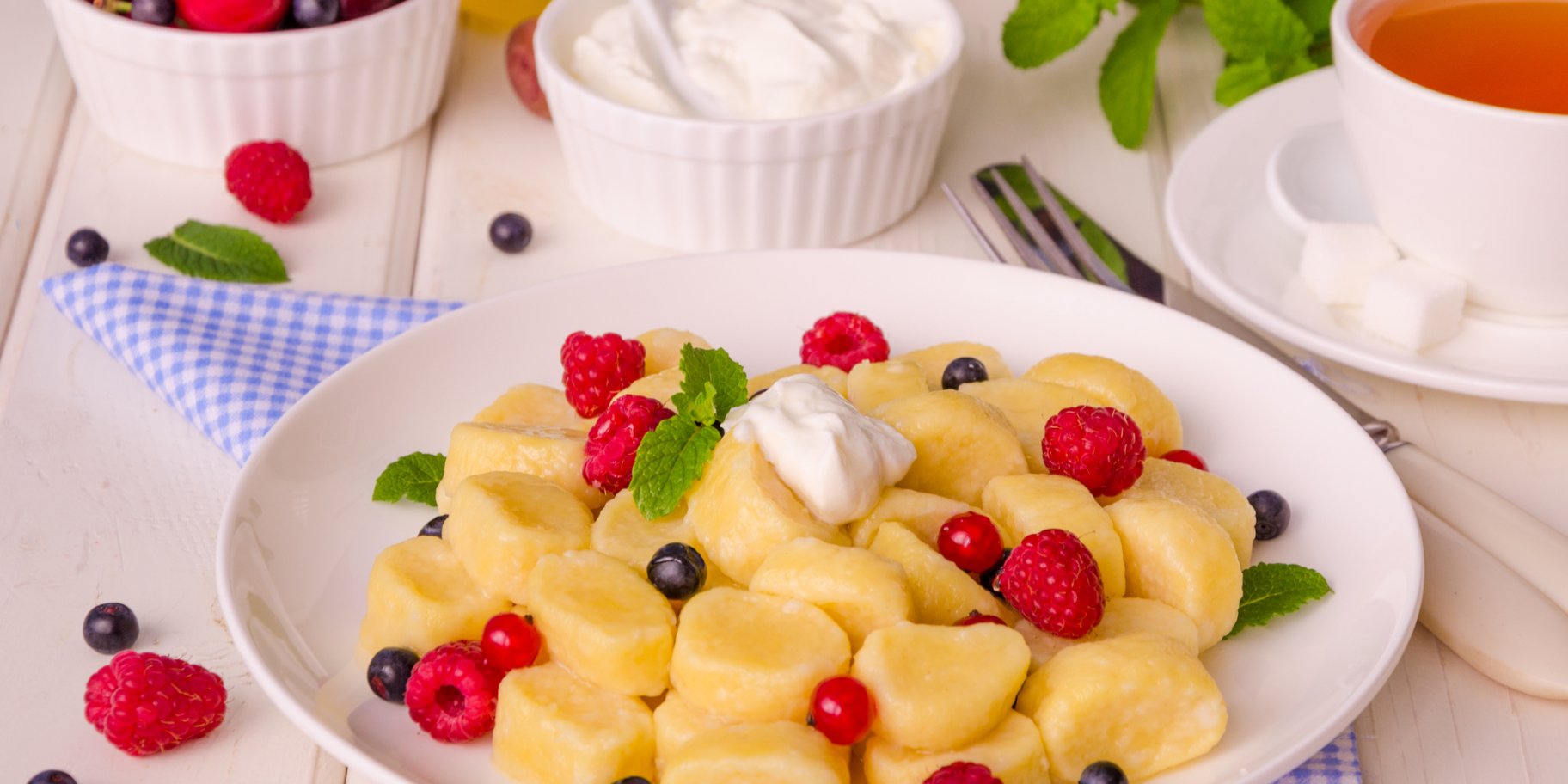 Ліниві вареники зі свіжою ягодою