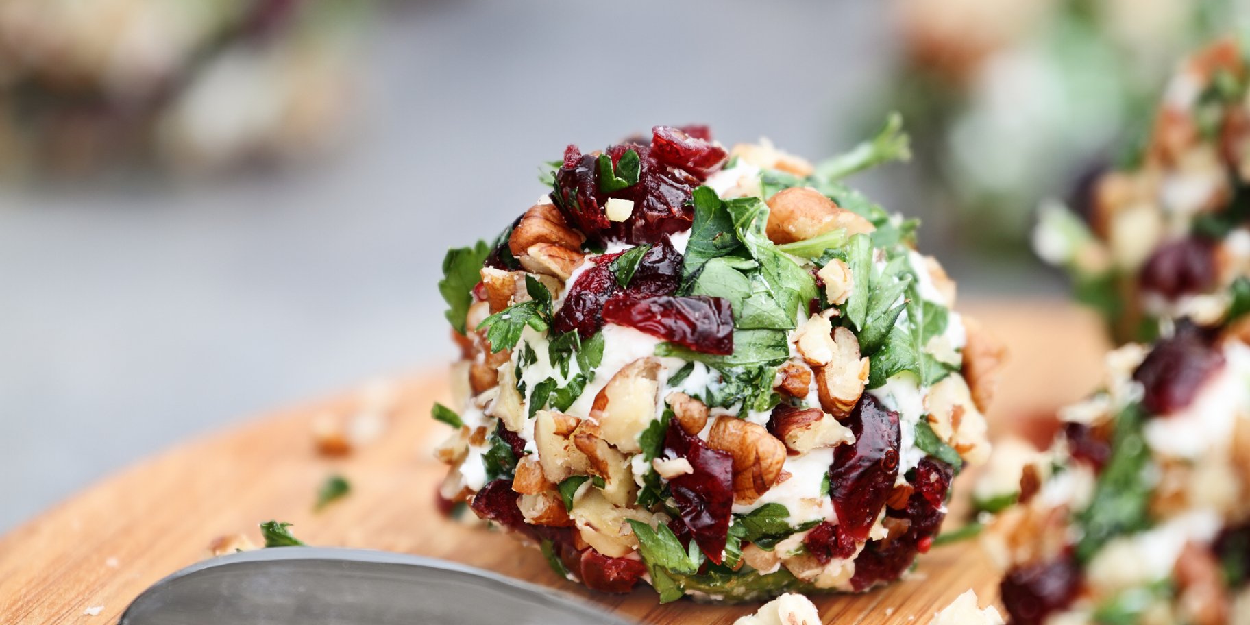 Кульки з козячого сиру з фісташками