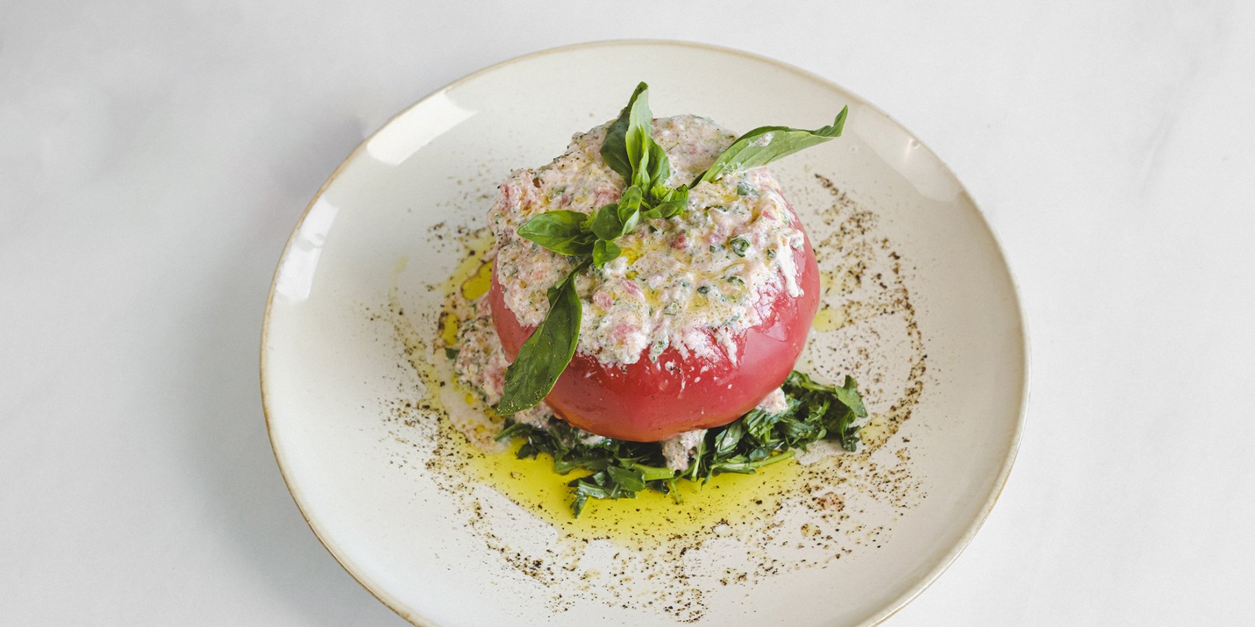 Томат фарширований буратою