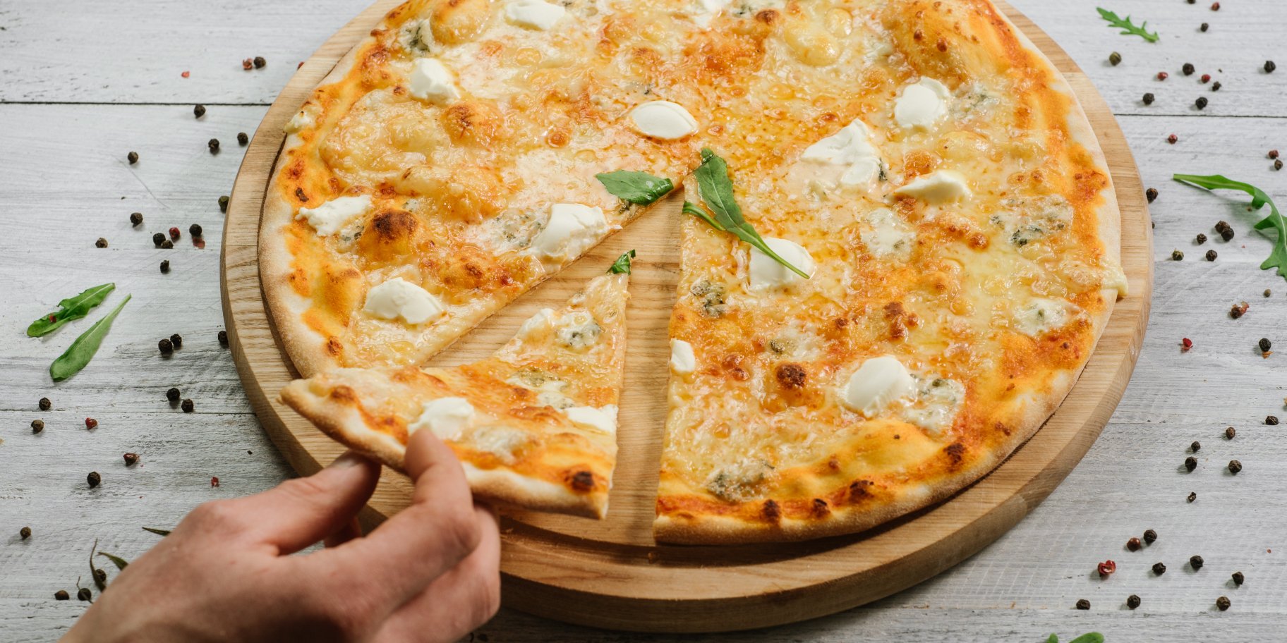 Піца "Чотири сири"