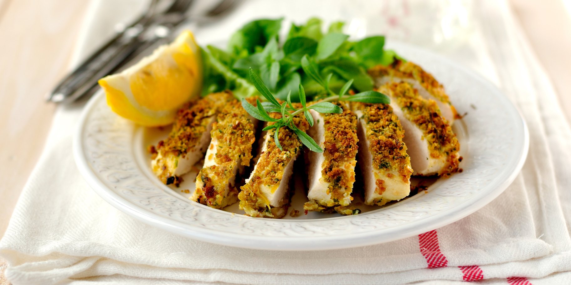 Куриное филе с орехами