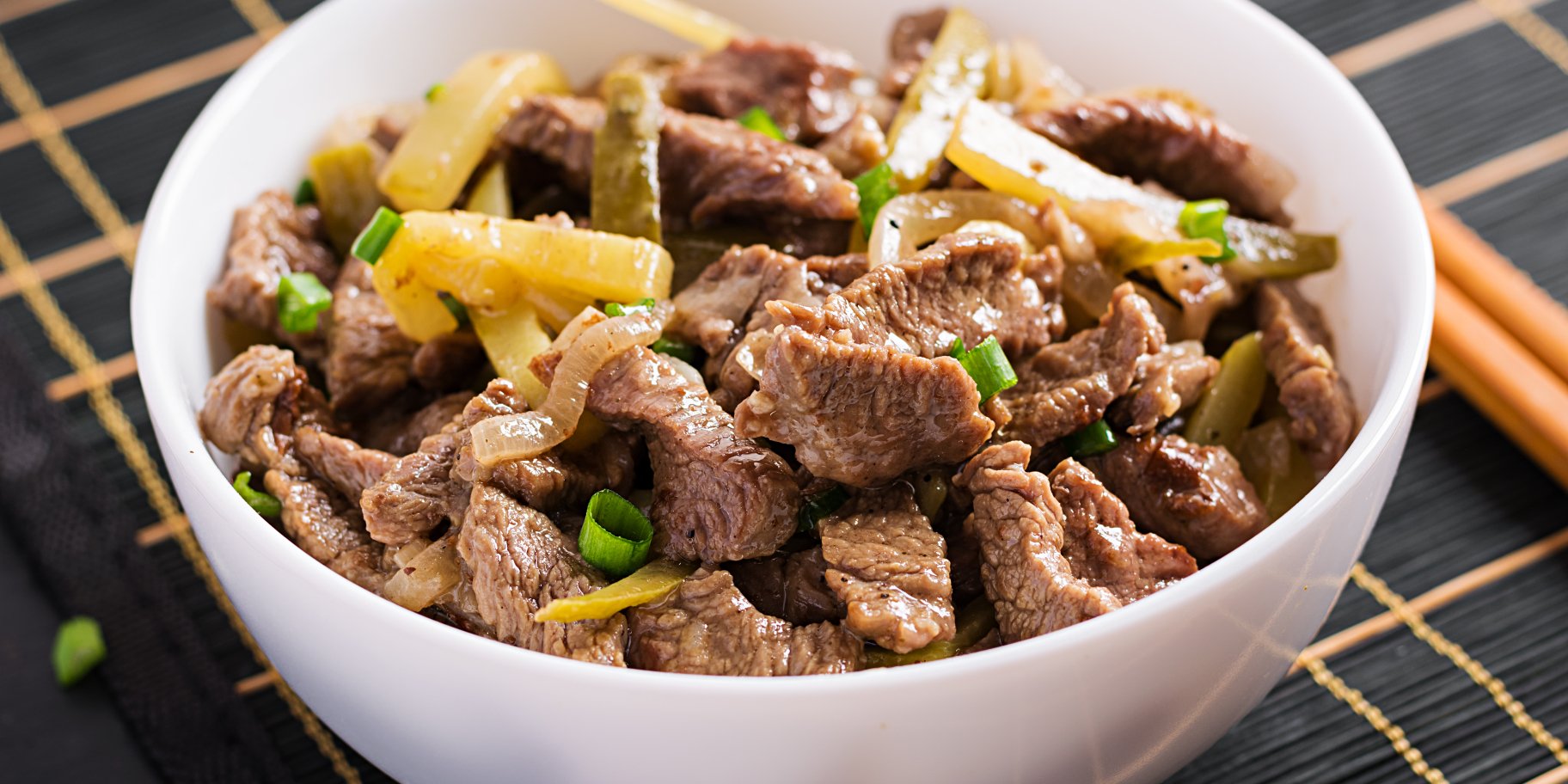 Жаркое с говядиной и айвой