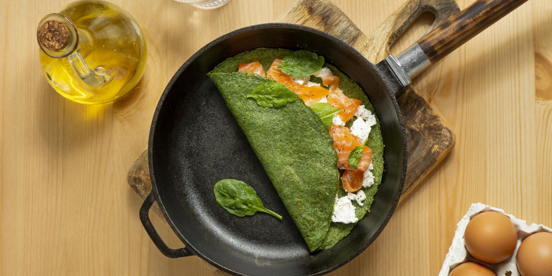 Шпинатні млинці з лососем і сиром