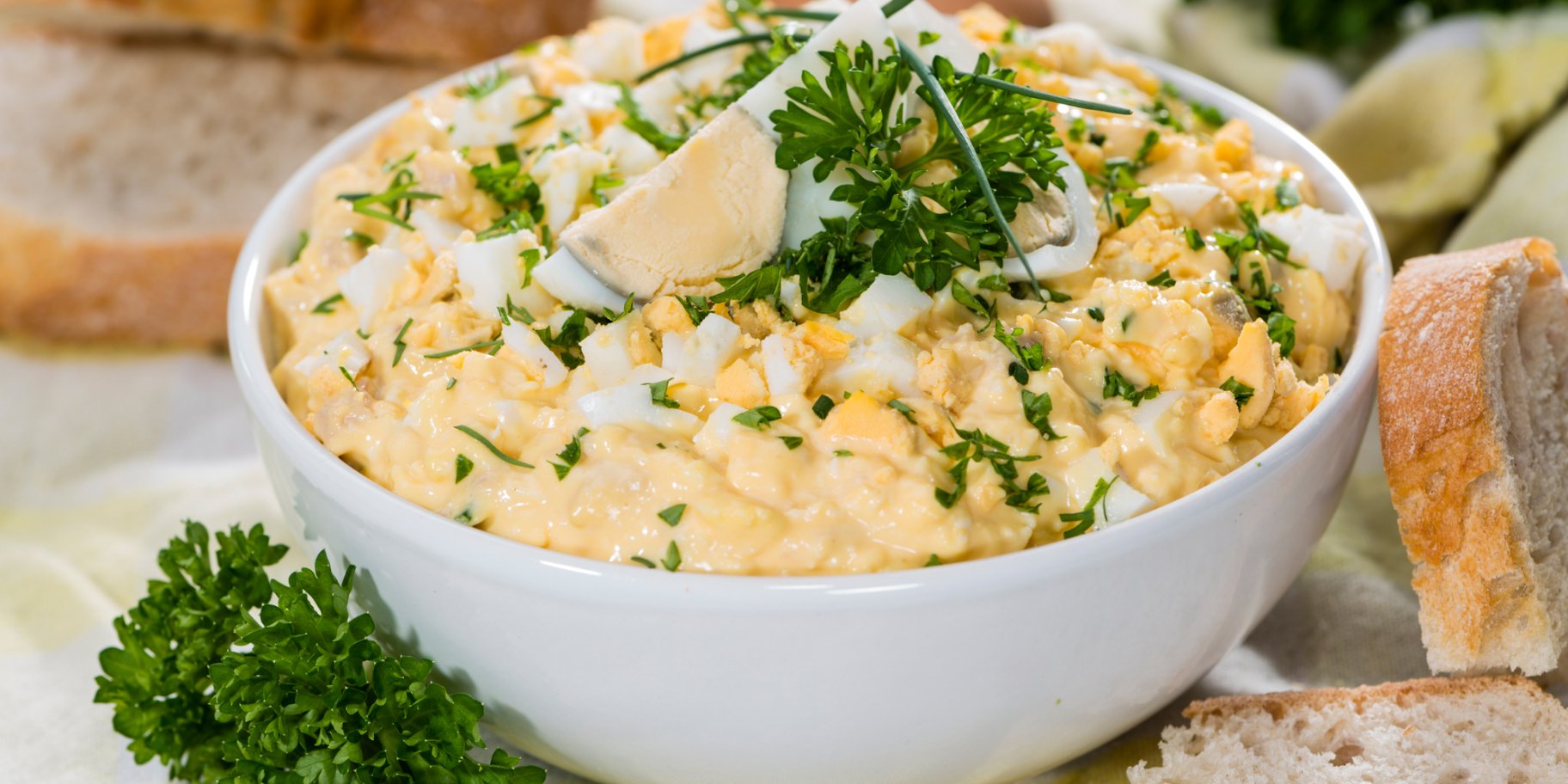 Великодній салат з хроном та яйцями