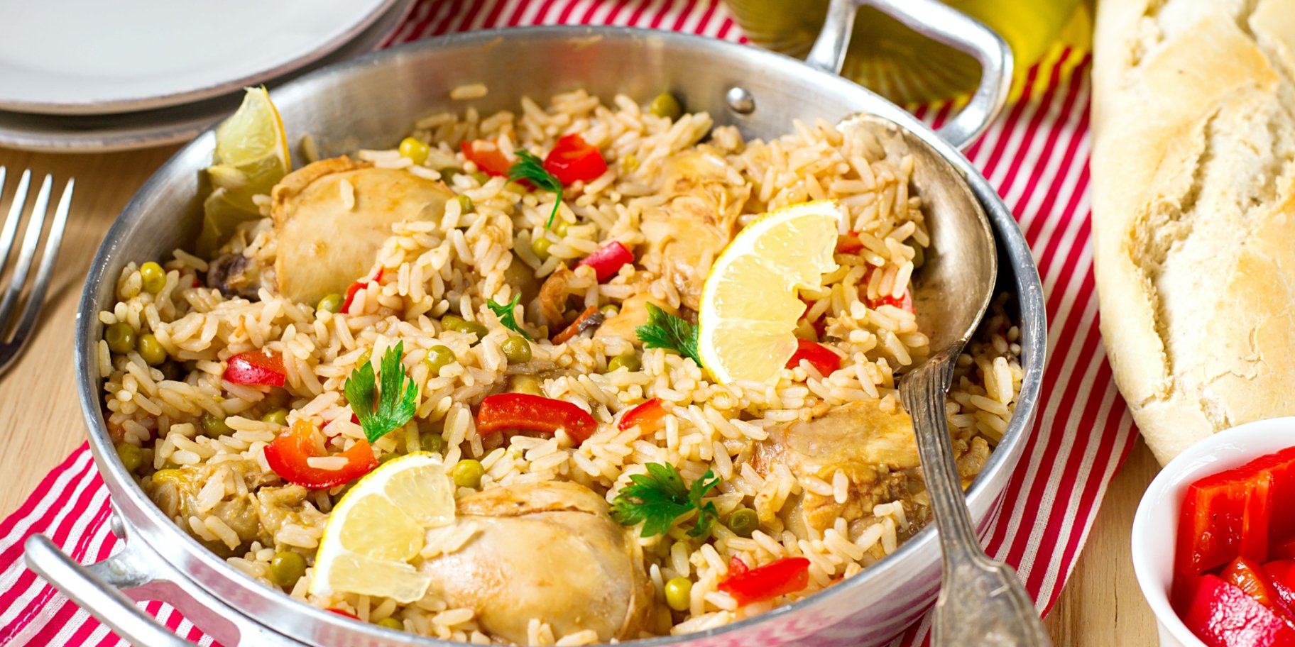 Запечена курка з рисом