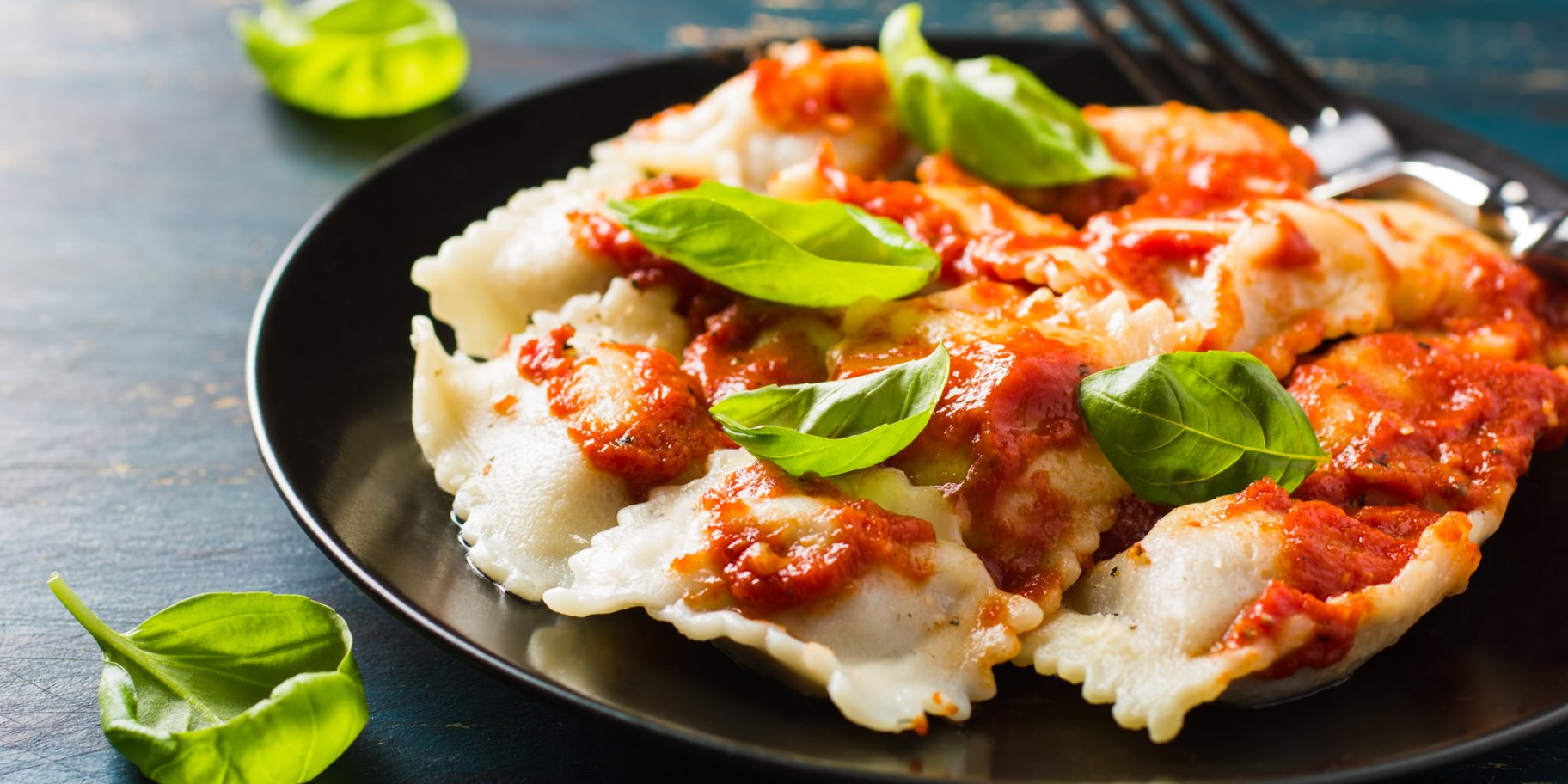 Равиоли с томатным соусом