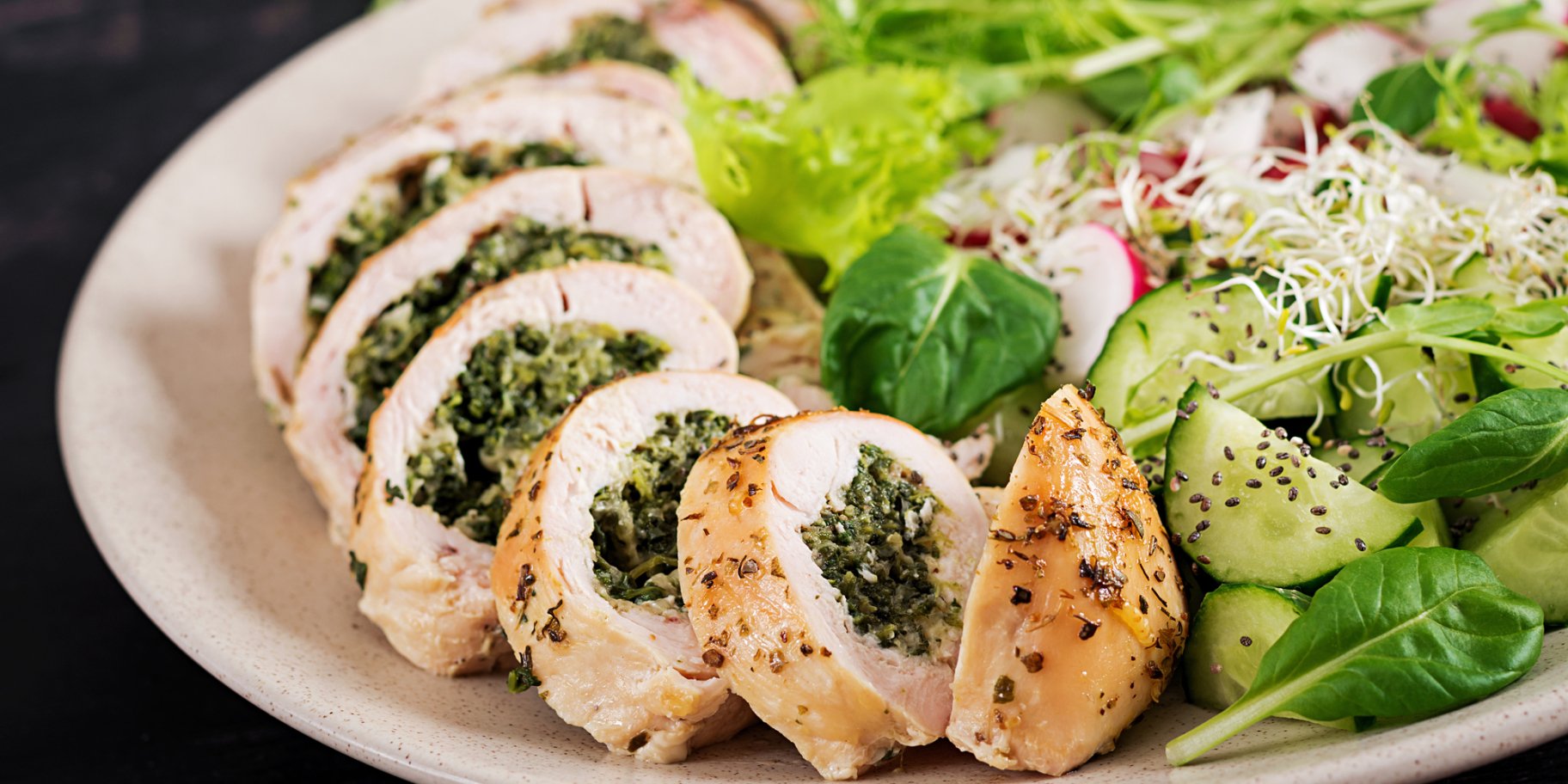 Куриная грудка, фаршированная шпинатом и артишоками