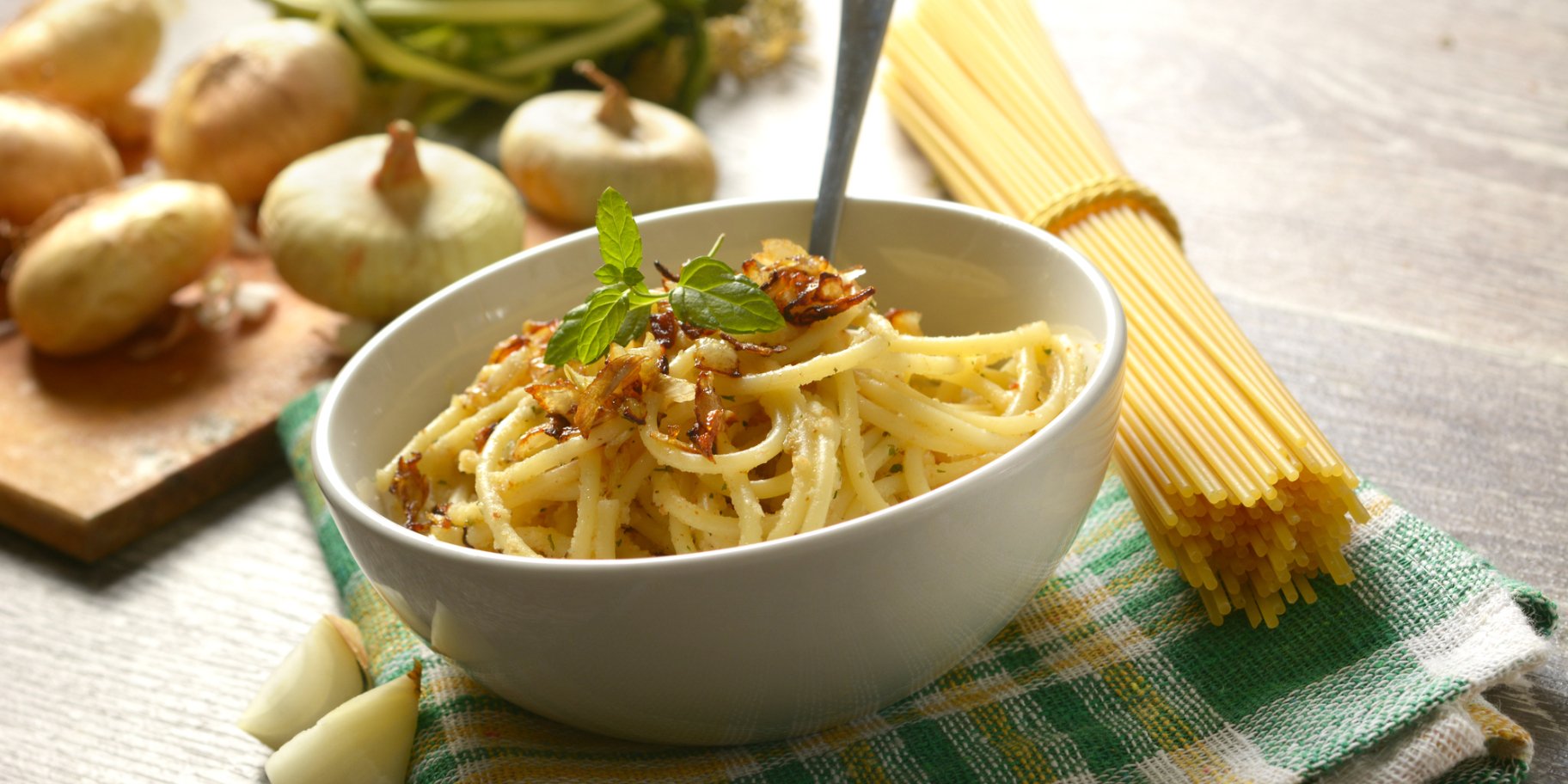 Паста з цибулею