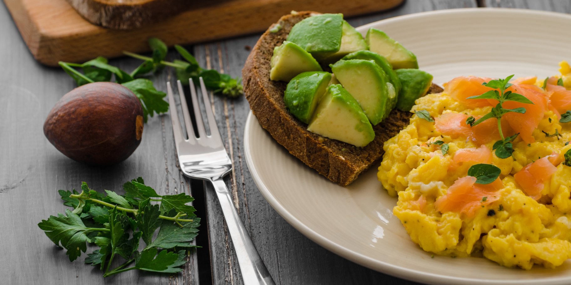 омлет с лососем