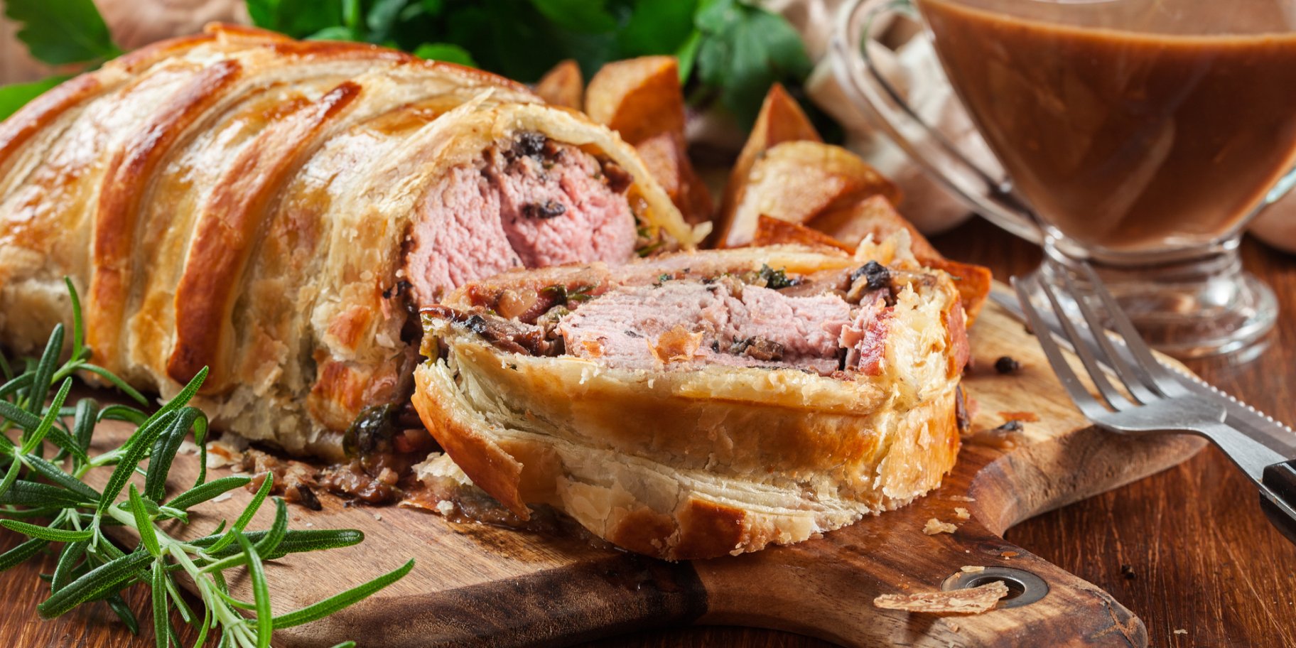 М’ясний рулет у тісті