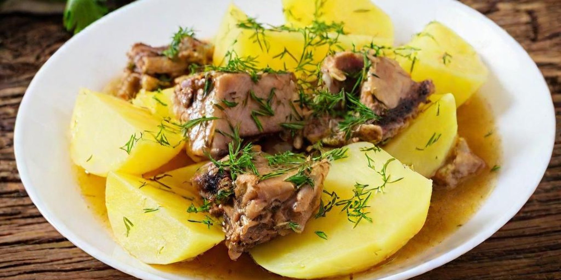 Індичі шиї з картоплею в афганському казані