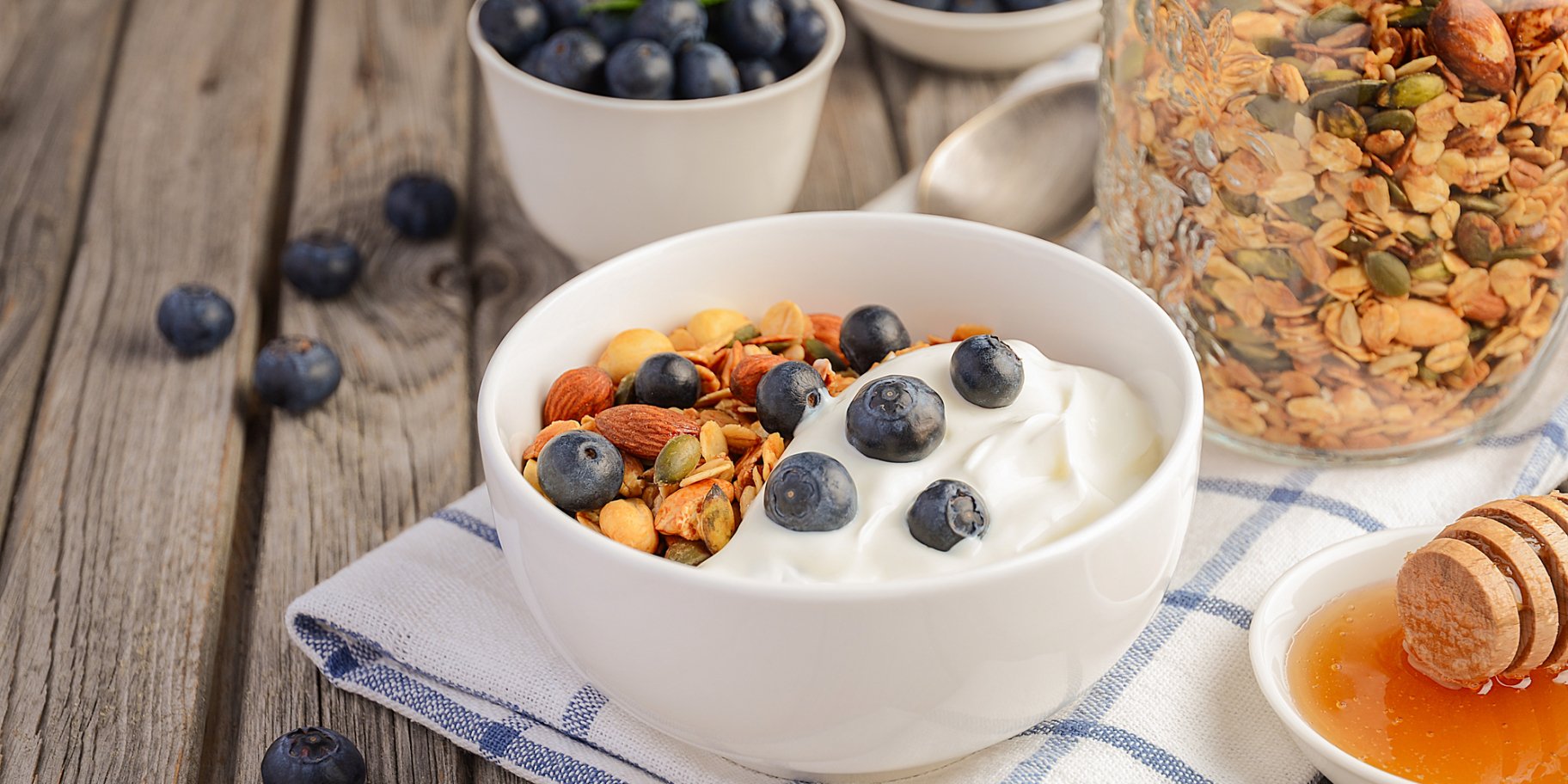 Мюслі з йогуртом і медом