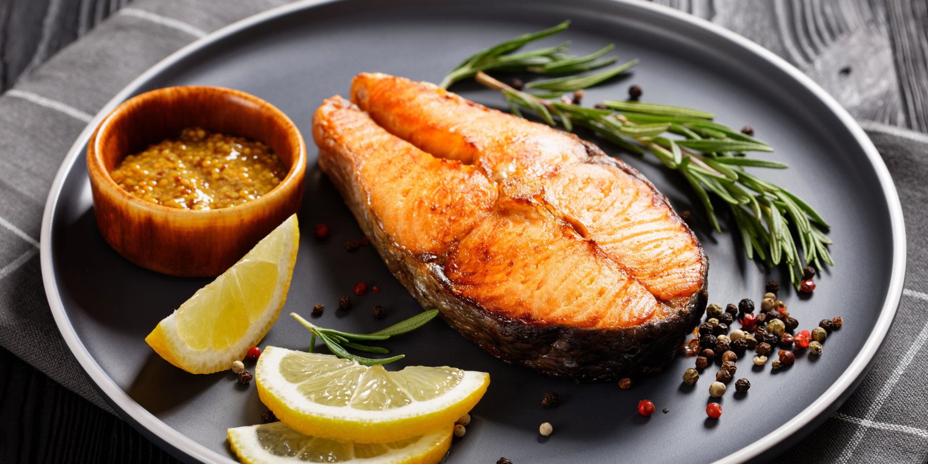 Смажений лосось з лимоном