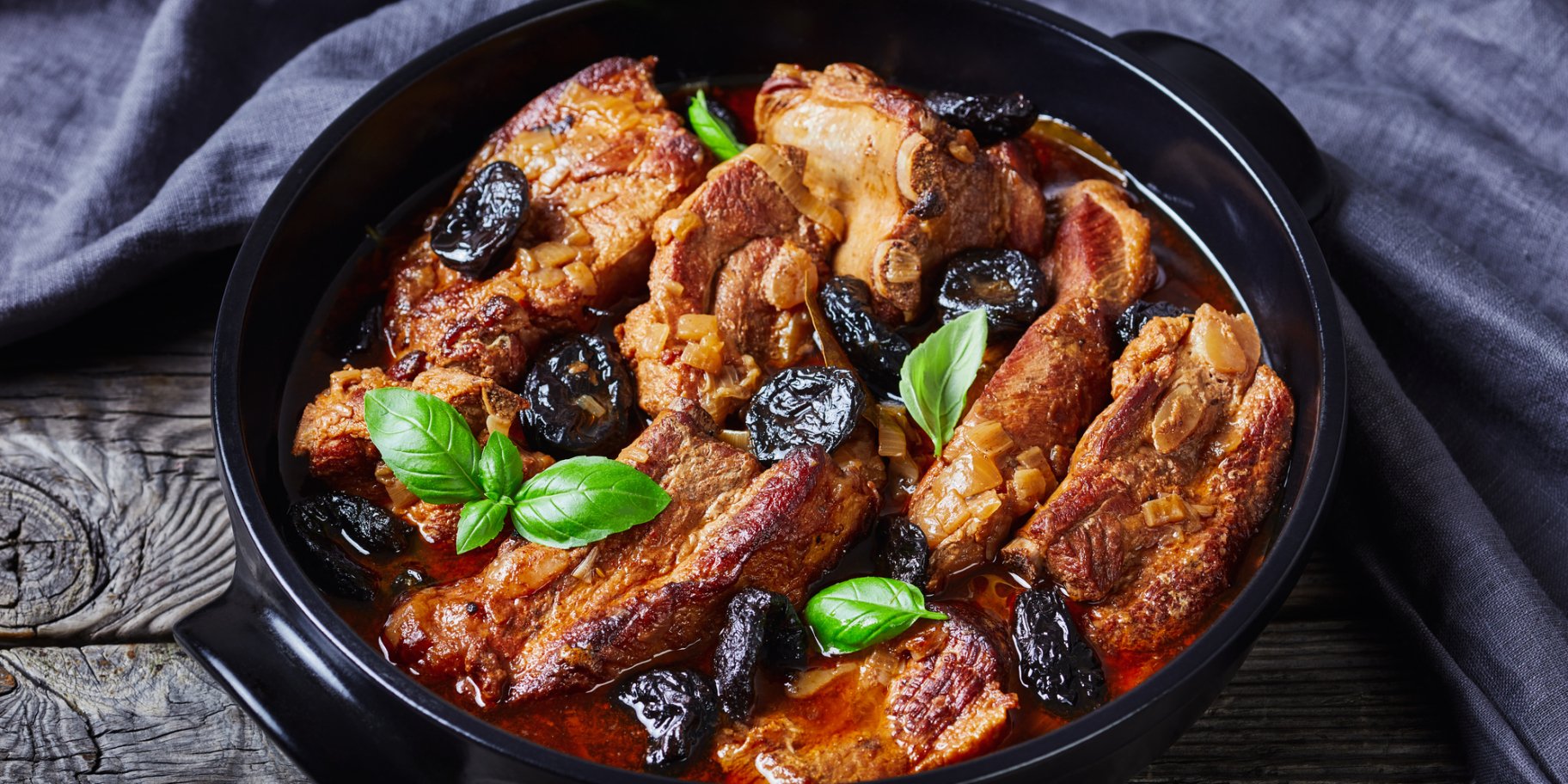 Запеченная свинина с виноградом