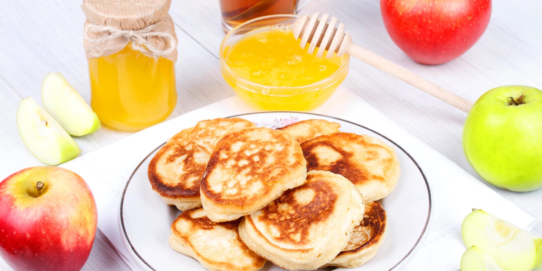 Оладки з яблуками