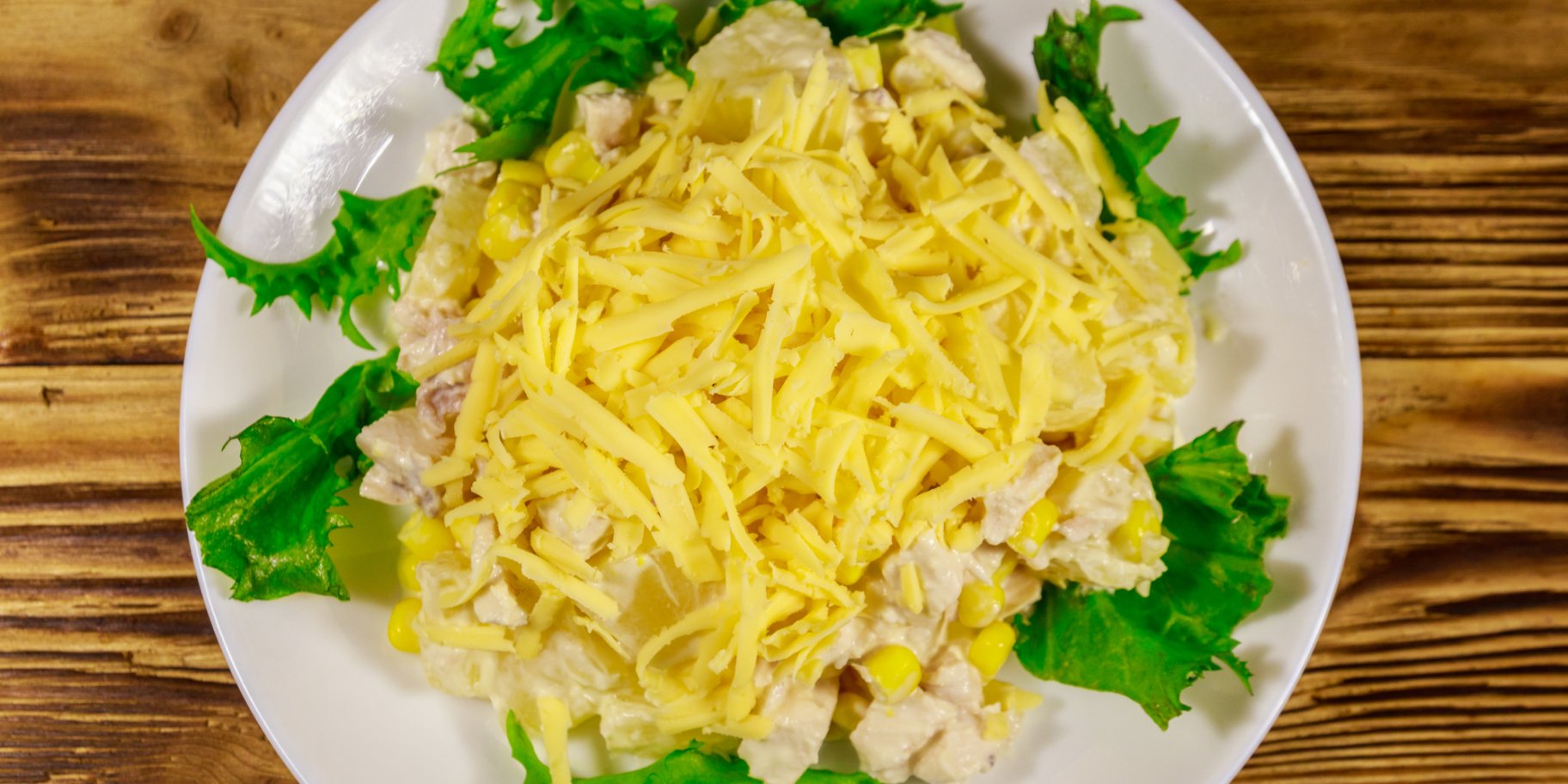 Салат "Ананасова насолода" з куркою