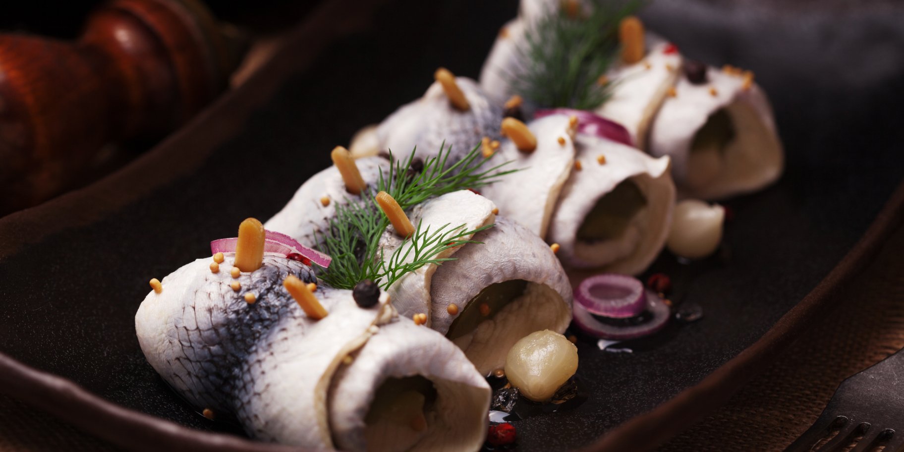 Страви з оселедця: рулетики