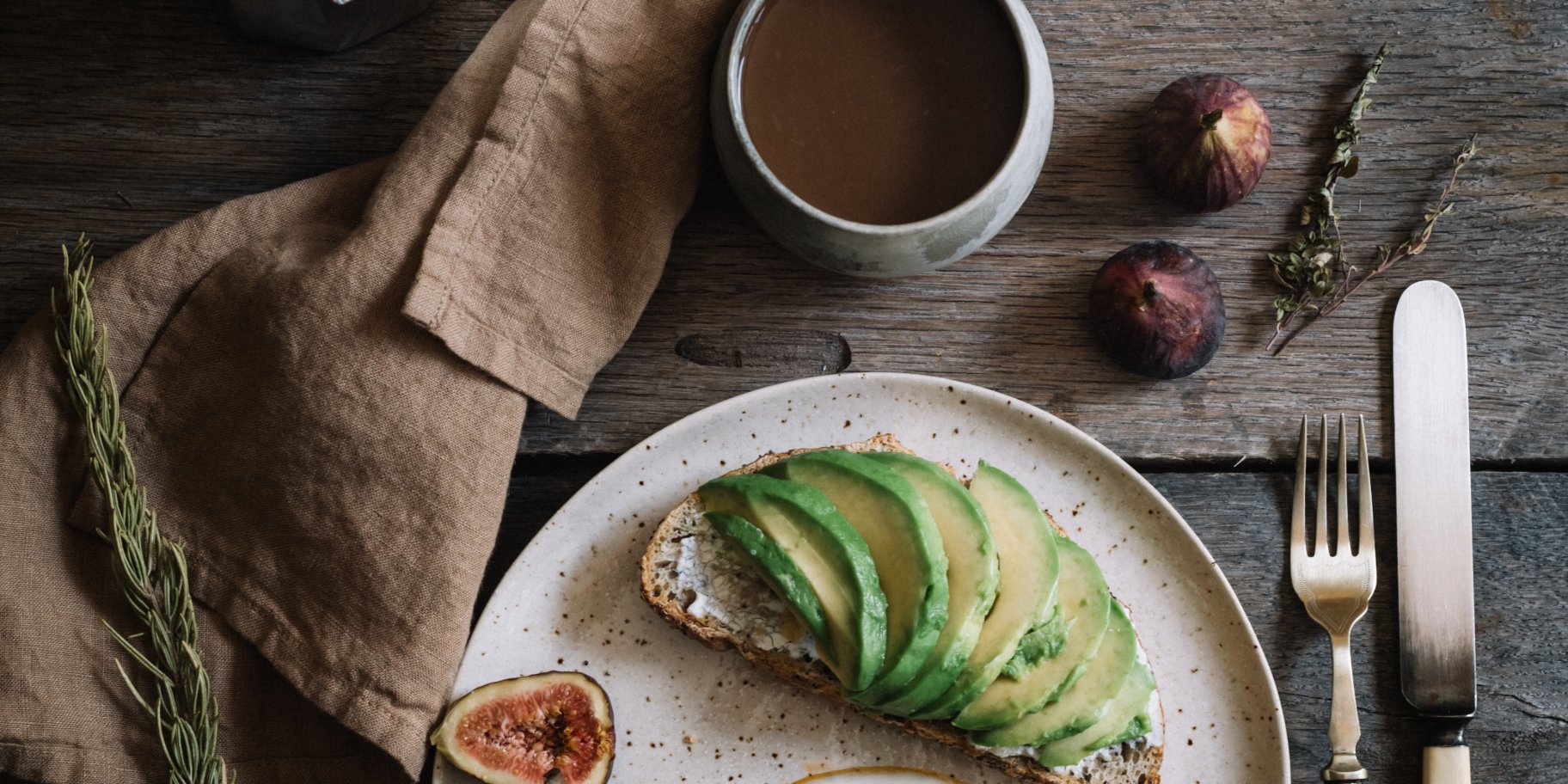 Сніданок з авокадо