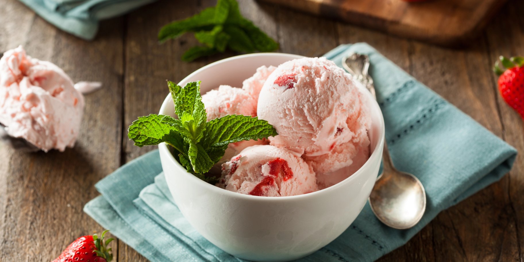 Лимонно-полуничне морозиво