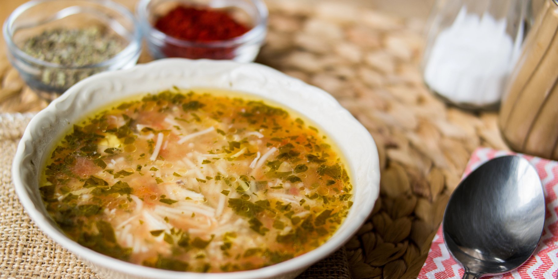 Курячий суп з лисичками