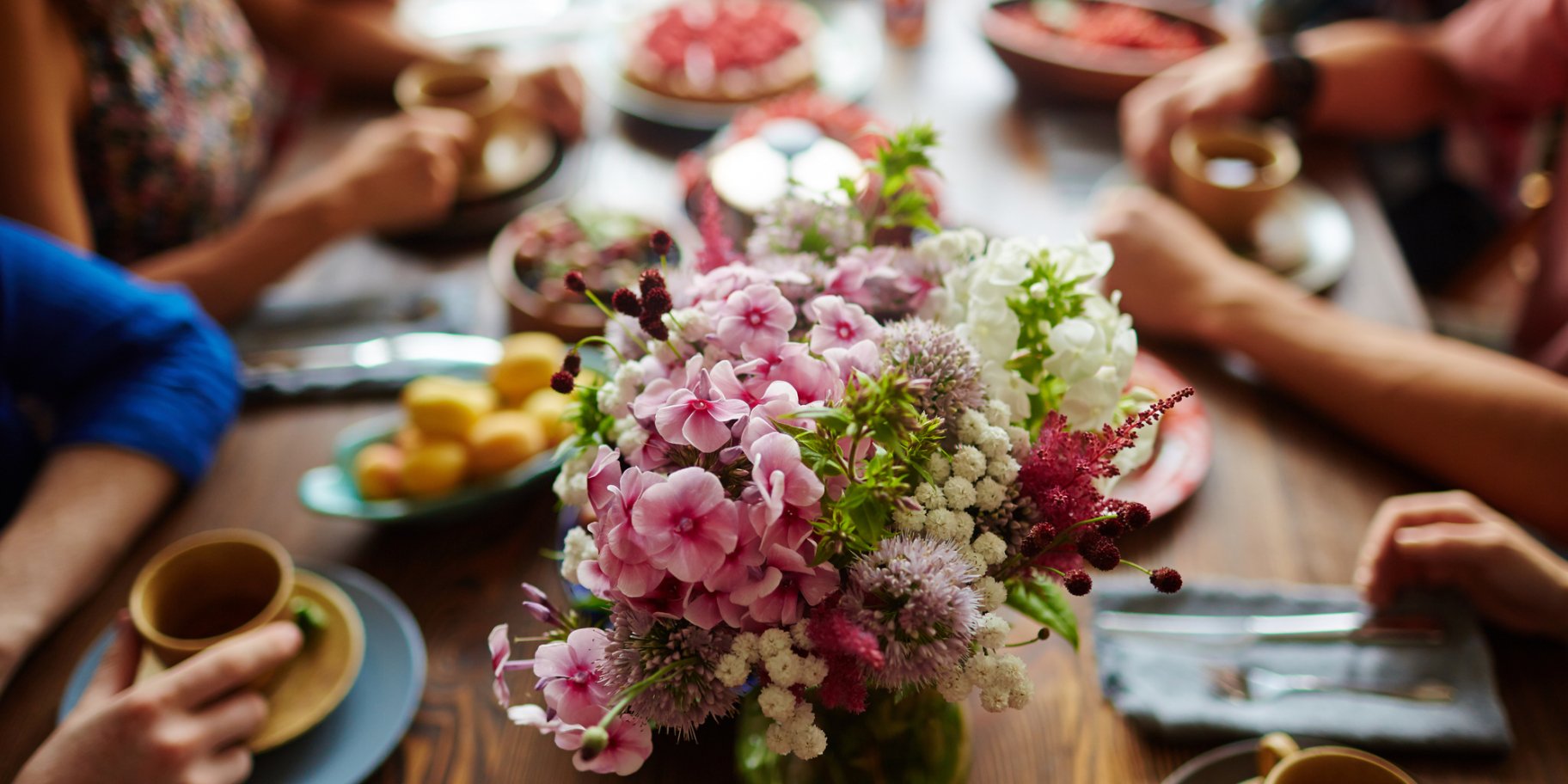 святковий стіл, букет